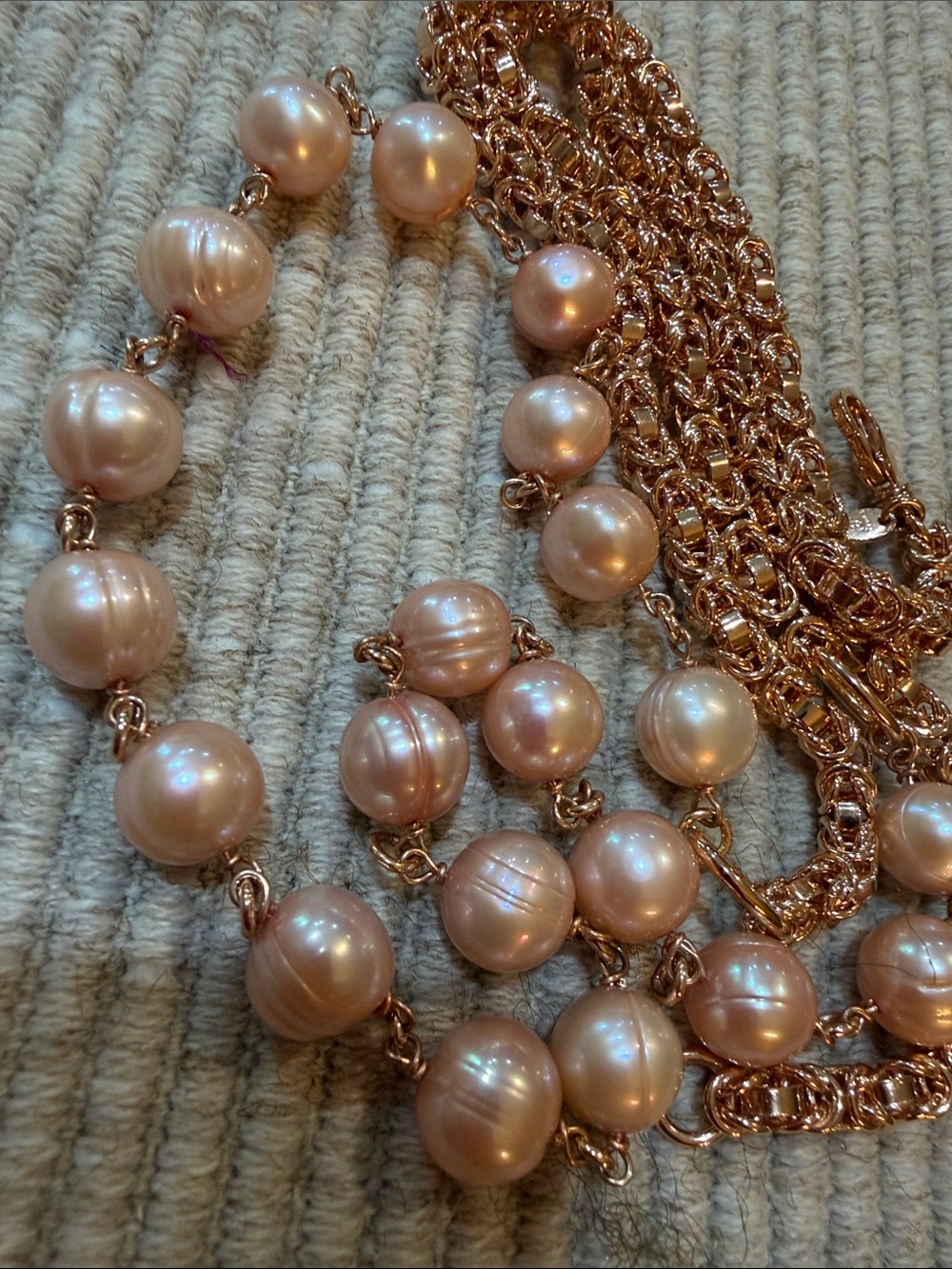 New Honora 36” Italian pink freshwater, pearl necklace rose, and gold tone.(277)